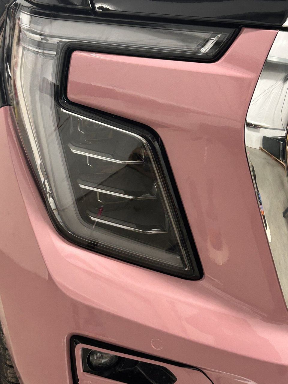 Headlight return seated in pink wrap